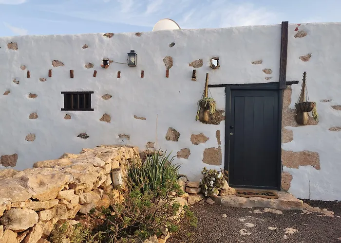 Cecilio Bed and Breakfast Tefía