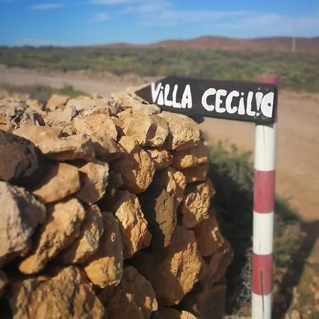 Cecilio לינה וארוחת בוקר