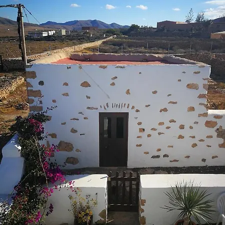 Cecilio לינה וארוחת בוקר 2*