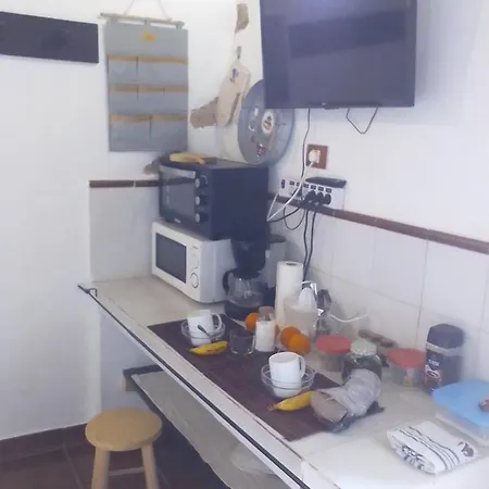 Cecilio Nocleg ze śniadaniem 2*