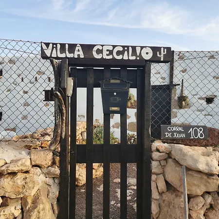 לינה וארוחת בוקר Cecilio 2*