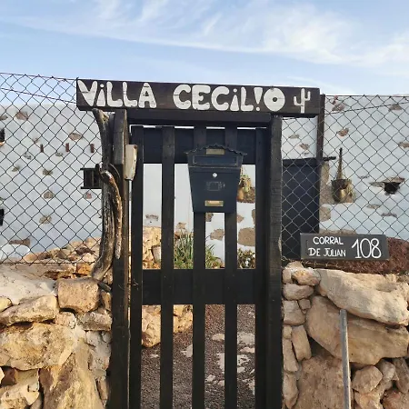 Cecilio לינה וארוחת בוקר 2*