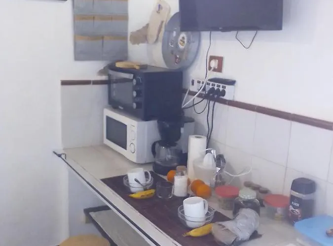 Cecilio Bed & Breakfast 2*